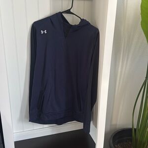 Under Armour hoodie
Unisex
Size medium 
Cold gear 
Loose
Navy Blue